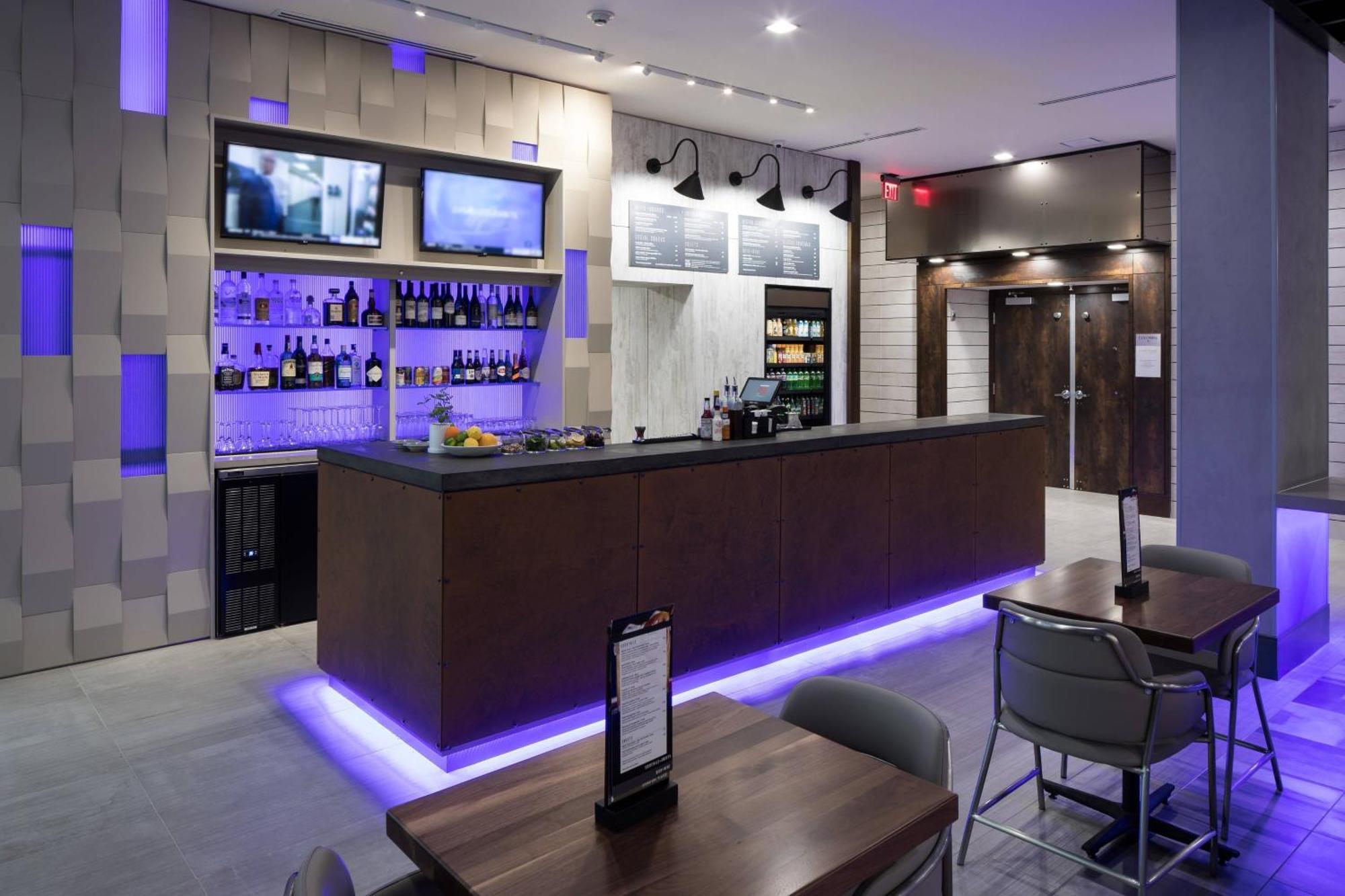 Courtyard By Marriott Houston Heights/I-10 Hotel Bagian luar foto