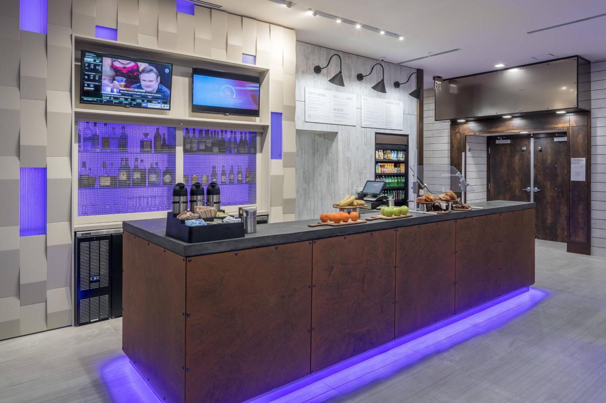 Courtyard By Marriott Houston Heights/I-10 Hotel Bagian luar foto