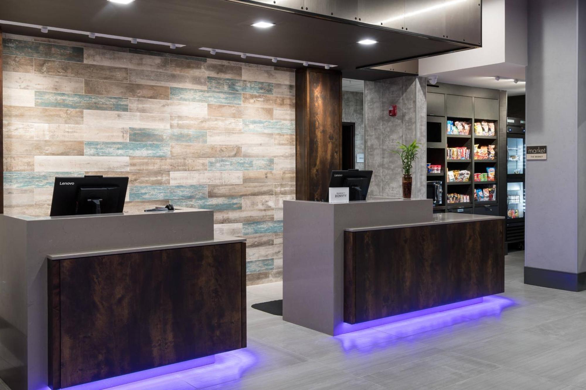 Courtyard By Marriott Houston Heights/I-10 Hotel Bagian luar foto