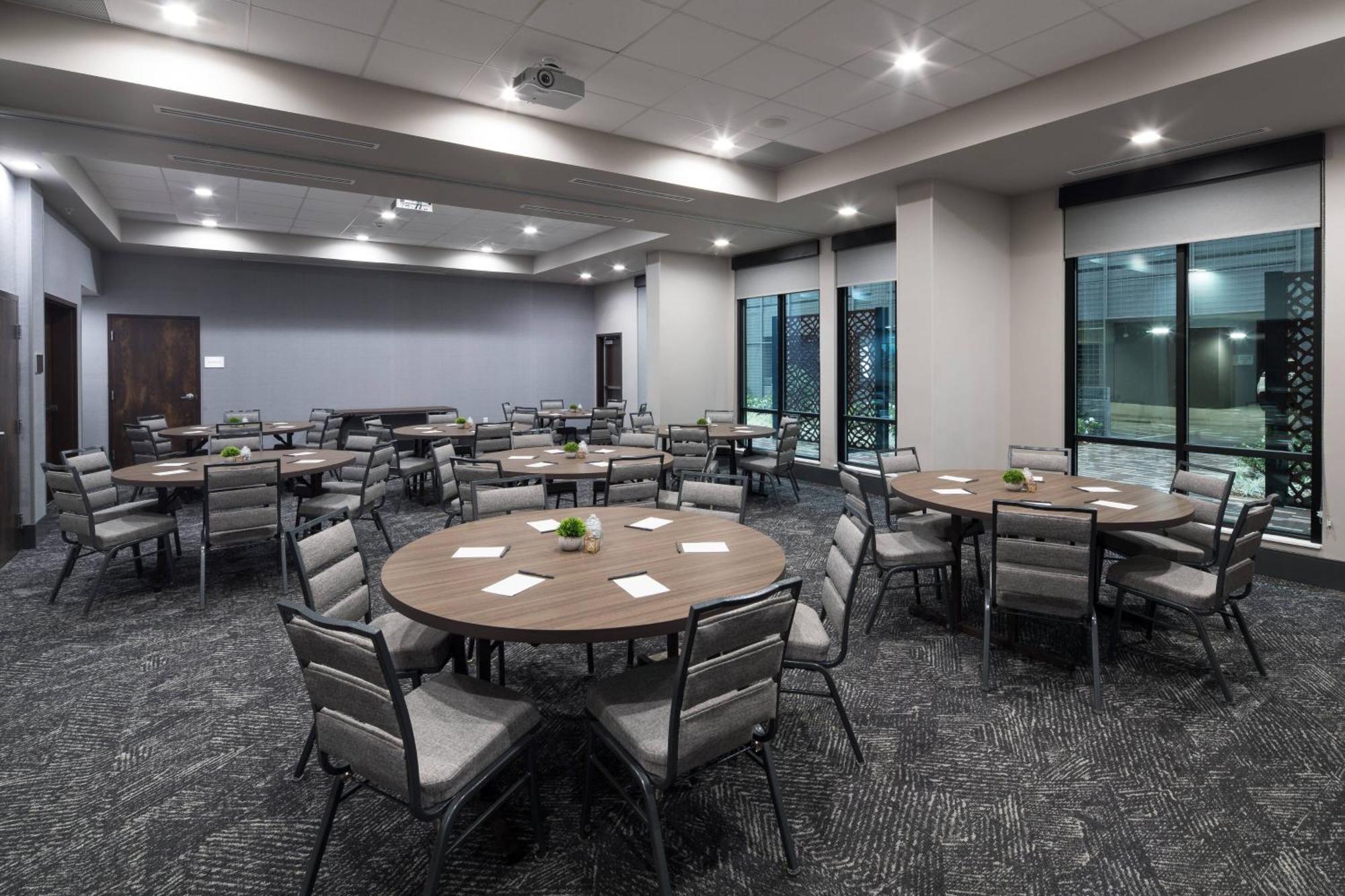 Courtyard By Marriott Houston Heights/I-10 Hotel Bagian luar foto