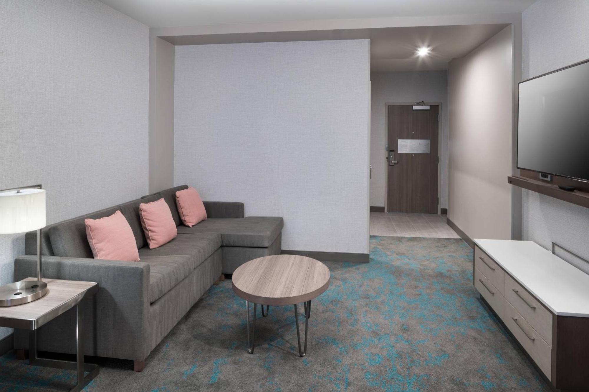 Courtyard By Marriott Houston Heights/I-10 Hotel Bagian luar foto