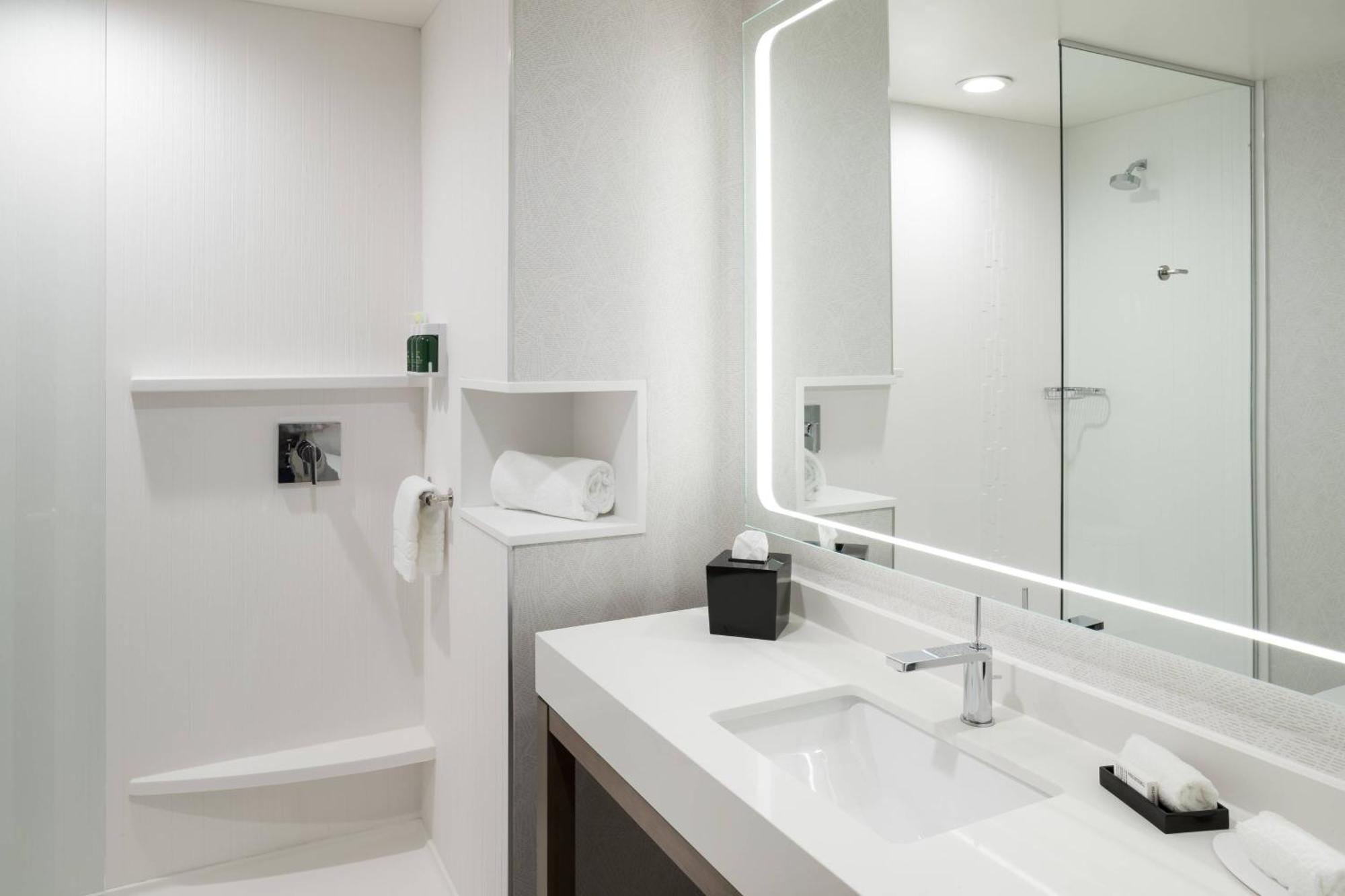Courtyard By Marriott Houston Heights/I-10 Hotel Bagian luar foto
